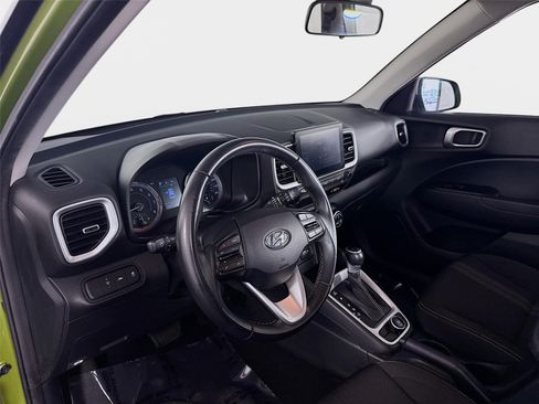 Used 2022 Hyundai Venue SEL w/ Cargo Package FWD image 9
