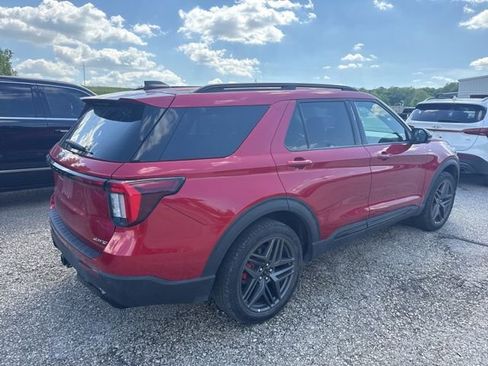 Used 2025 Ford Explorer ST-Line w/ ST-Line Street Pack AWD/4WD image 5