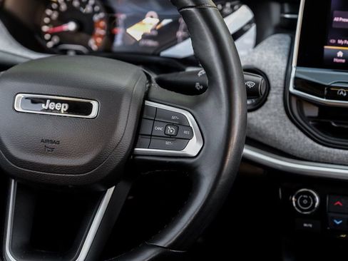 Used 2022 Jeep Compass Latitude image 27