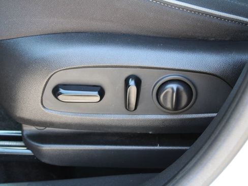 Used 2021 Chevrolet TrailBlazer LT FWD image 37