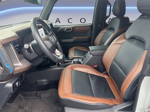 Used 2023 Ford Bronco Outer Banks image 10