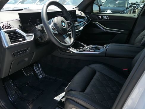 Used 2026 BMW X7 xDrive40i w/ M Sport Package AWD/4WD image 12