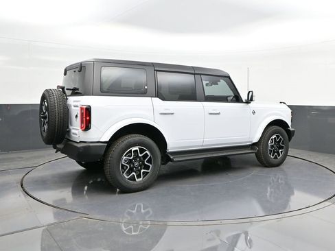 New 2025 Ford Bronco Outer Banks image 12