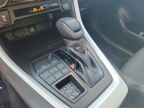 Used 2025 Toyota RAV4 LE image 23