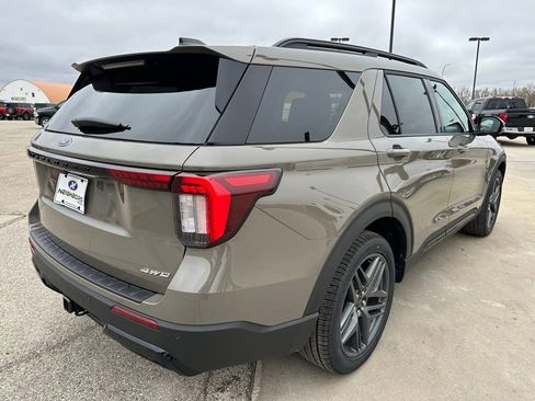 New 2026 Ford Explorer ST-Line w/ ST-Line Street Pack image 5