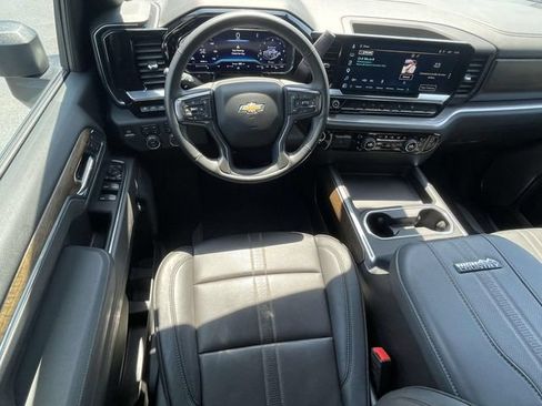 Certified 2025 Chevrolet Silverado 2500 High Country w/ High Country Premium Package AWD/4WD image 13