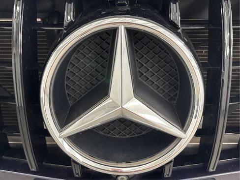 Used 2018 Mercedes-Benz GLC 300 4MATIC image 34