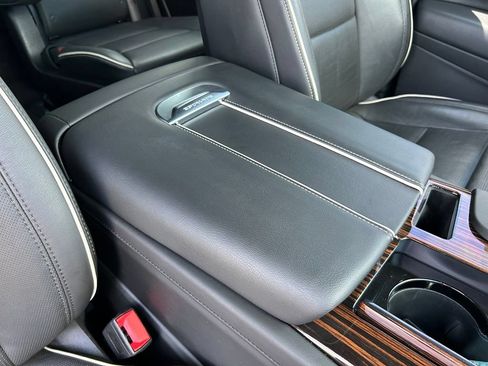 Used 2023 Cadillac Escalade Premium Luxury w/ LPO, Illumination Package AWD/4WD image 44