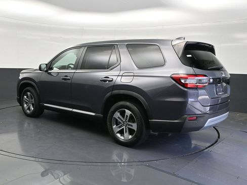 Used 2023 Honda Pilot EX-L image 2
