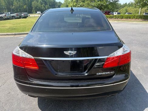 Used 2011 Hyundai Genesis 4.6 RWD image 6