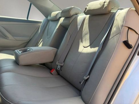 Used 2009 Toyota Camry Hybrid w/ Leather Pkg FWD image 13