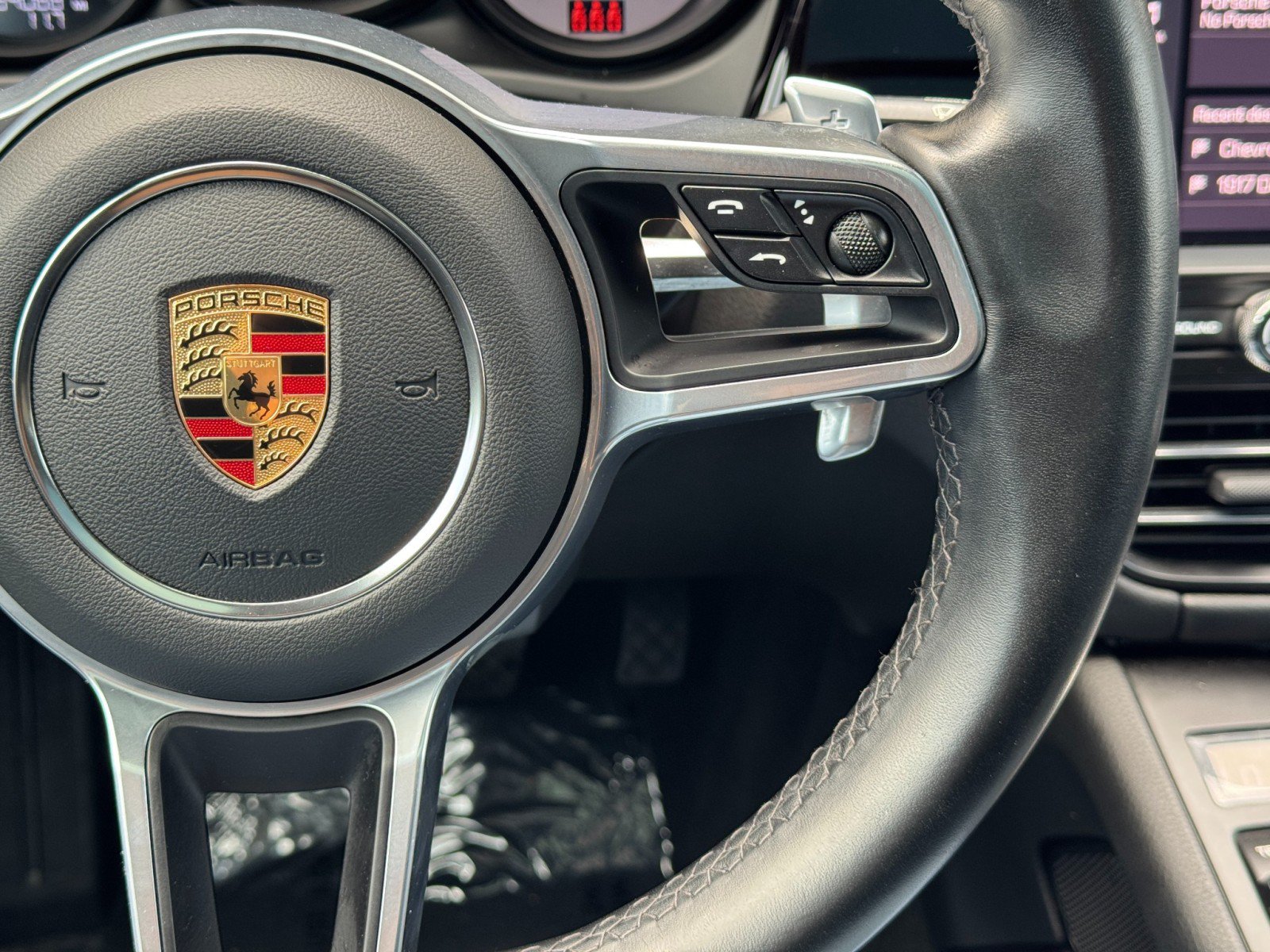 Used 2021 Porsche Macan AWD/4WD image 22