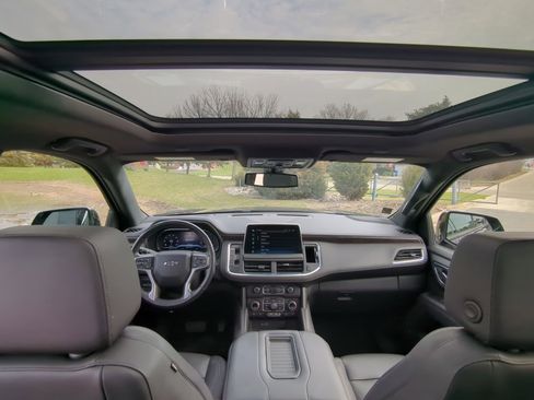 Used 2022 Chevrolet Suburban Z71 w/ Z71 Off-Road Package image 23