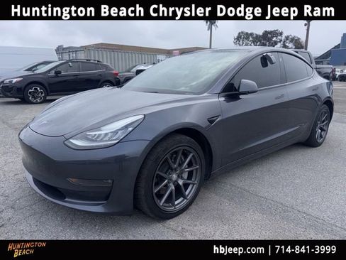 Used 2022 Tesla Model 3 Long Range image 1
