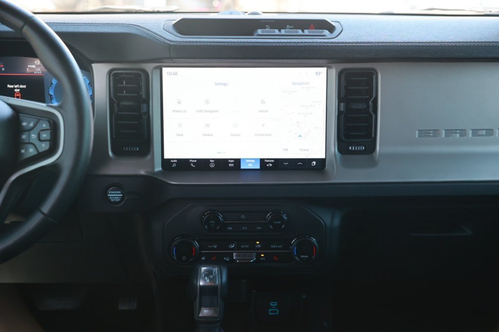 Used 2025 Ford Bronco Outer Banks AWD/4WD image 32