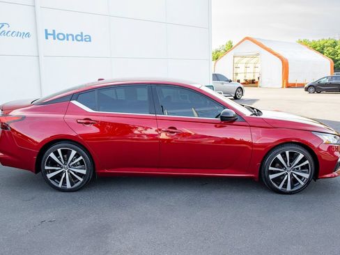Used 2019 Nissan Altima 2.5 SR FWD image 13