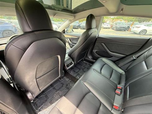 Used 2022 Tesla Model 3 Long Range AWD/4WD image 11