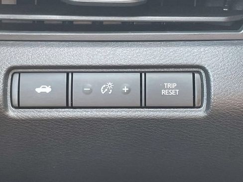 Used 2025 Nissan Altima 2.5 SV FWD image 17