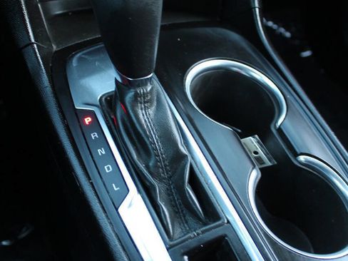 Used 2018 Chevrolet Equinox LT FWD image 35