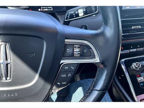 Used 2021 Lincoln Navigator Reserve AWD/4WD image 11