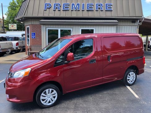 Used 2018 Nissan NV200 SV w/ Navigation Package FWD image 2