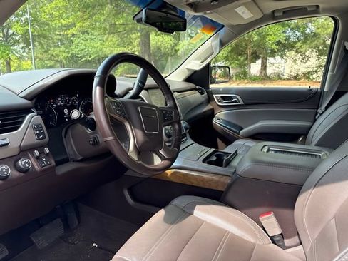 Used 2019 GMC Yukon XL Denali w/ Denali Ultimate Package AWD/4WD image 8