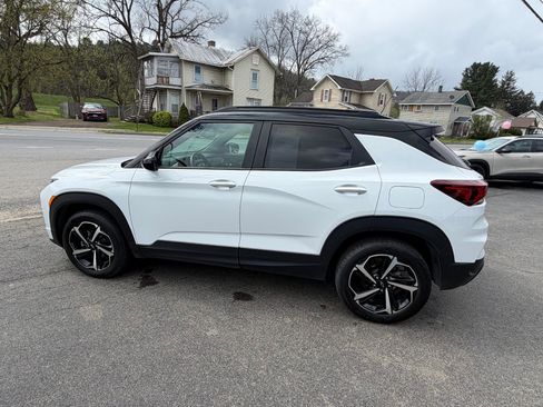 Used 2022 Chevrolet TrailBlazer RS w/ Technology Package AWD/4WD image 4