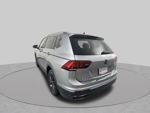 Used 2023 Volkswagen Tiguan SE AWD/4WD image 31