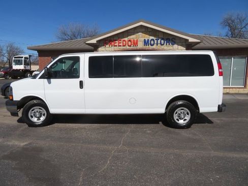 Used 2019 Chevrolet Express 3500 LT w/ LT Preferred Equipment Group image 8