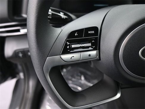 New 2026 Hyundai Elantra SE image 17