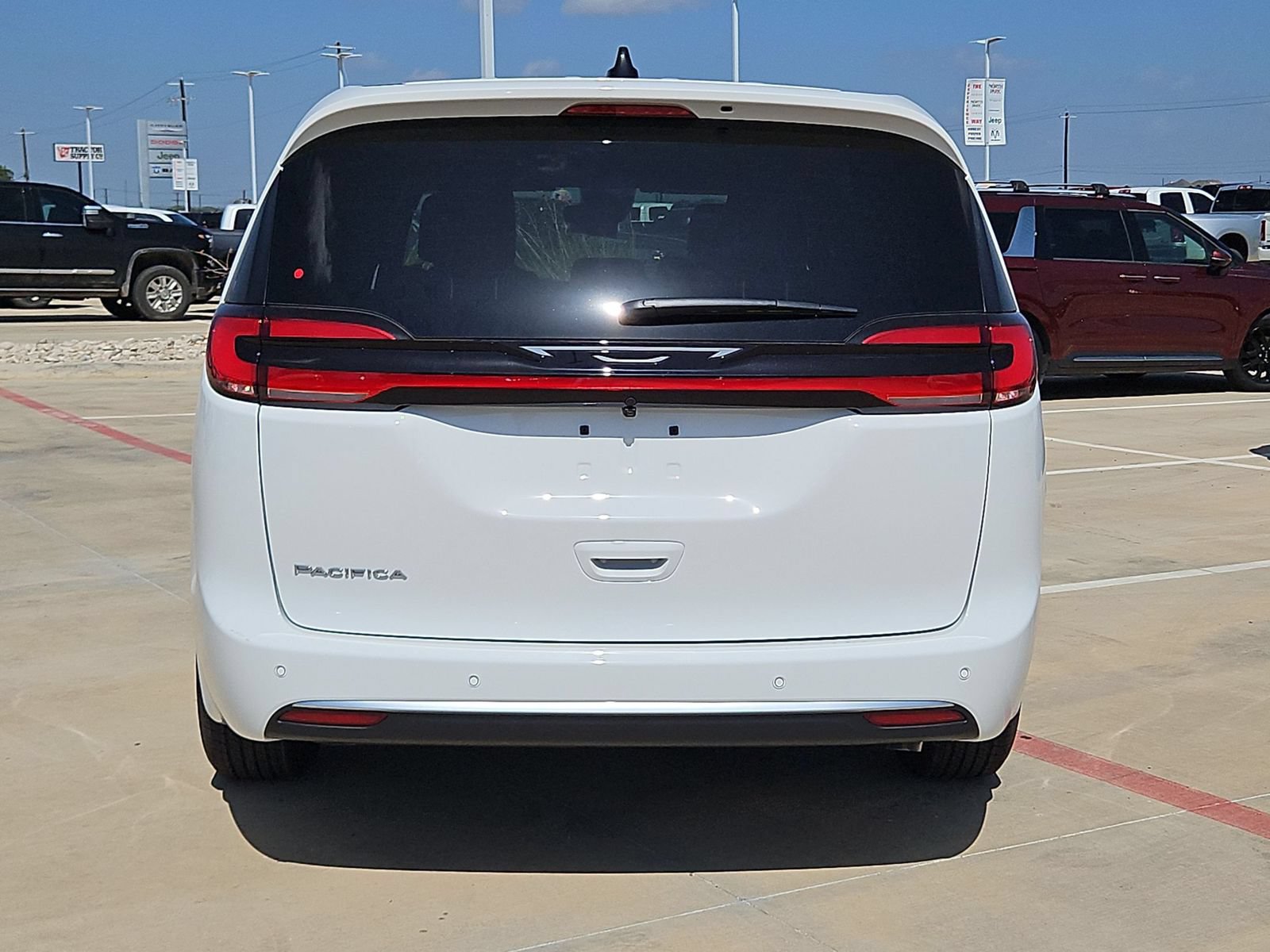 New 2027 Chrysler Pacifica Select FWD image 4