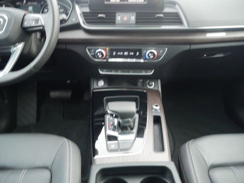 Certified 2023 Audi Q5 2.0T Premium w/ Convenience Package image 38