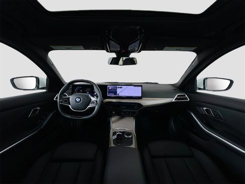 Used 2025 BMW 330i Sedan image 9