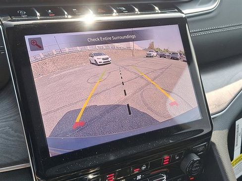 New 2025 Jeep Grand Cherokee Limited image 16