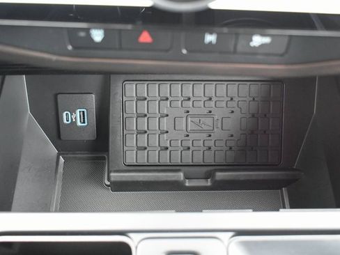 Used 2024 Ford F150 Lightning Lariat image 36