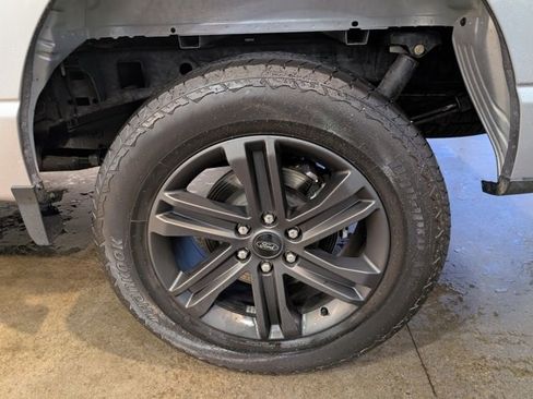 Used 2022 Ford F150 Lariat w/ Max Trailer Tow Package image 9