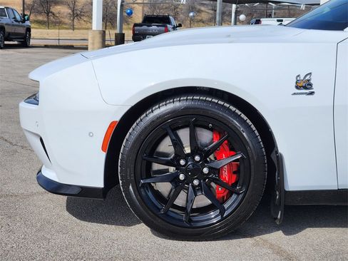 Used 2025 Dodge Charger Daytona Scat Pack w/ Track Pack image 8