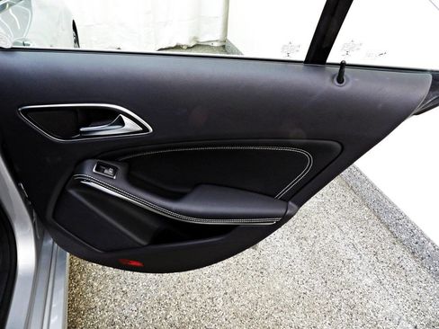 Used 2014 Mercedes-Benz CLA 250 image 12