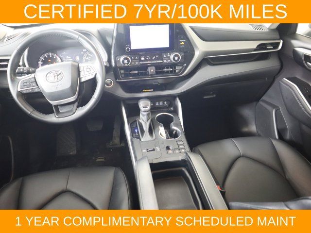 Used 2024 Toyota Highlander XLE FWD image 29