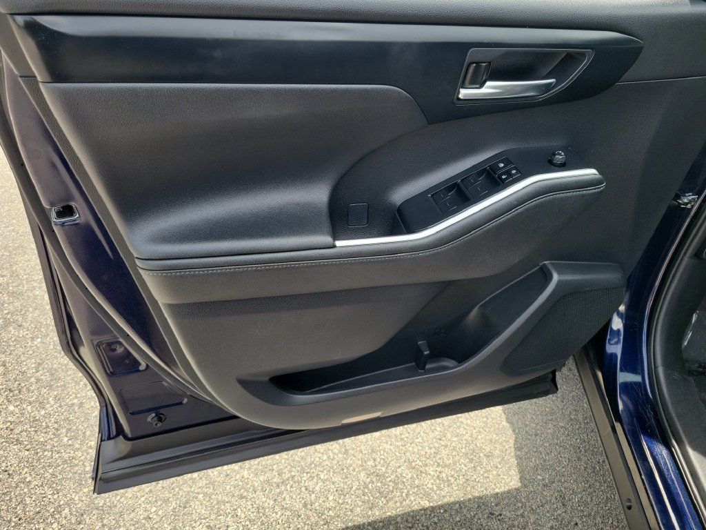 Used 2024 Toyota Highlander XSE FWD image 20