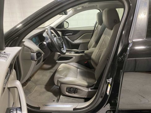 Used 2017 Jaguar F-PACE R-Sport image 2