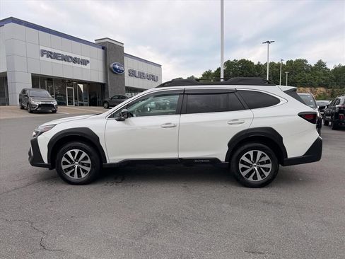 Certified 2025 Subaru Outback Premium AWD/4WD image 4