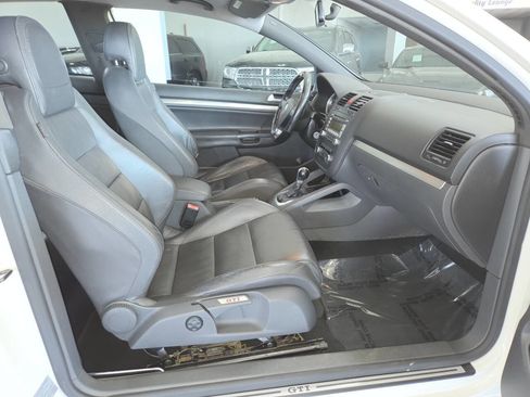 Used 2007 Volkswagen Golf 2-Door FWD image 23