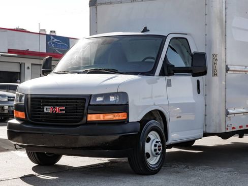 Used 2021 GMC Savana 3500 Extended w/ Power Convenience Package image 5