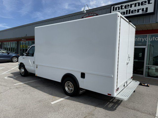 Used 2021 Ford E-350 and Econoline 350 Super Duty w/ Power Windows & Locks Group RWD image 4