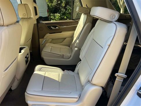 Used 2021 GMC Yukon Denali image 9