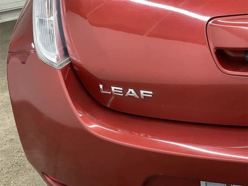 Used 2013 Nissan Leaf SL image 10