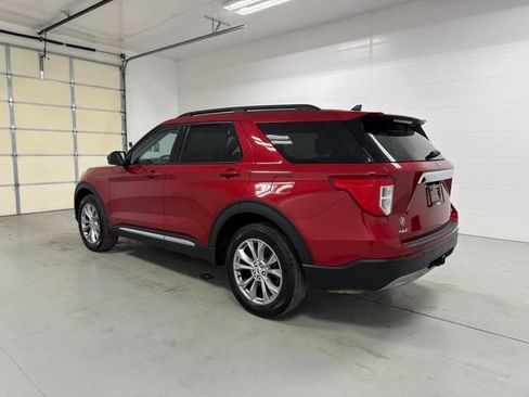 Used 2023 Ford Explorer XLT w/ Equipment Group 202A AWD/4WD image 6