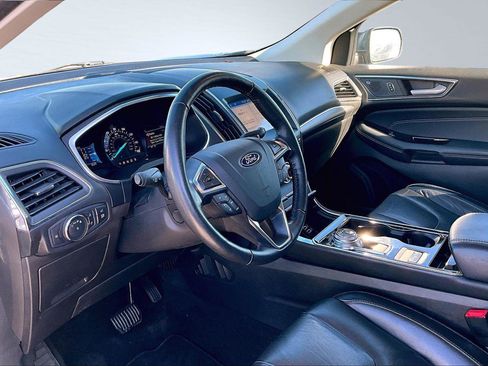 Used 2019 Ford Edge Titanium image 13