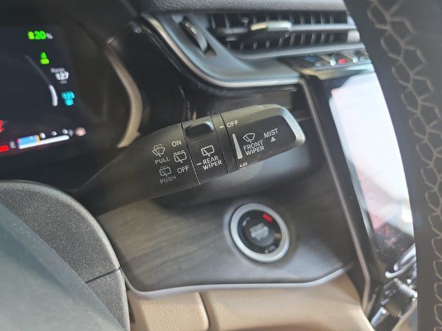 Used 2023 Jeep Grand Cherokee 4WD 4xe image 37